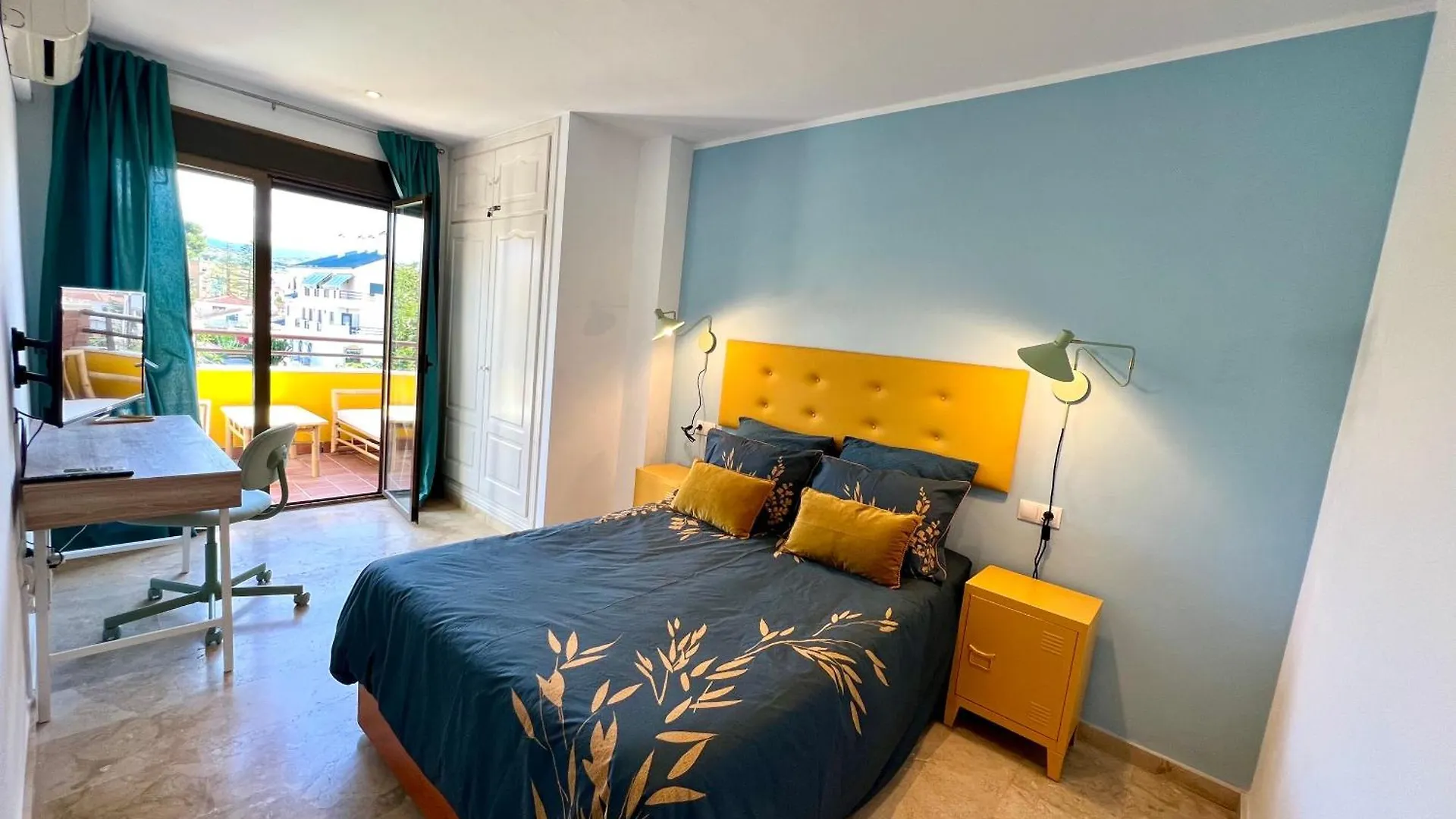 Appartamento Urban Retreat With Views & Terrace Málaga Spagna
